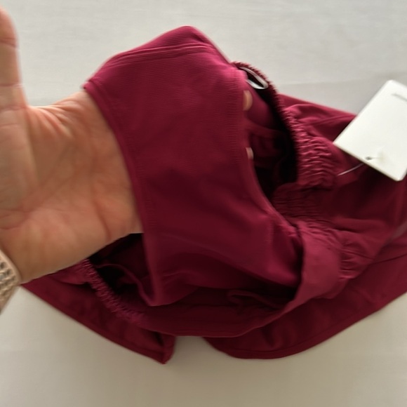 (NWT) Lululemon Hotty Hot Low-Rise Lined Short 4" - Picture 16 of 17